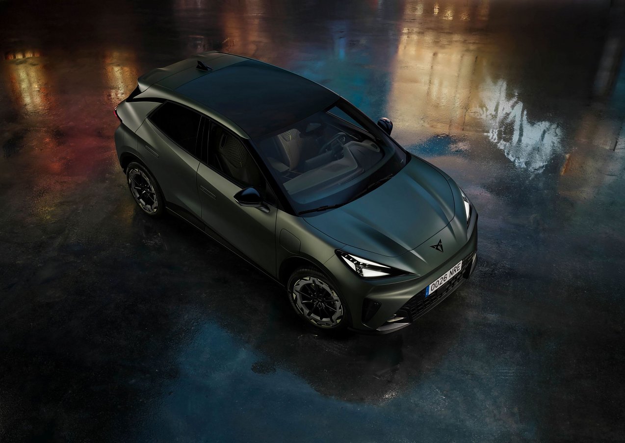 Der neue CUPRA Raval in der Farbe manganese matt (Foto: Cupra | Seat)