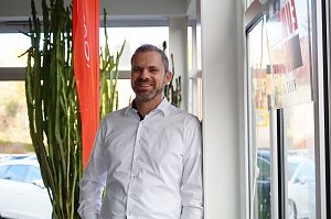 Filialleiter Sebastian Rokitte