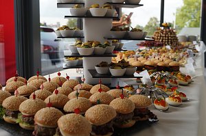Buffet bei Abendveranstaltung– Eröffnung der Filiale Annaberg