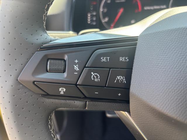 Seat ARONA FR 1.0 TSI DSG, CO2-Klasse: D, NAVI PARKLENKASS. AHZV-VOR. Bildbeschreibung: Seat ARONA FR 1.0 TSI DSG, CO2-Klasse: D, NAVI PARKLENKASS. AHZV-VOR.