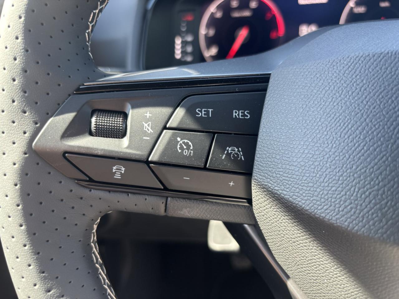 Seat ARONA FR 1.0 TSI, CO2-Klasse: D, NAVI SITZHEIZ. AHZV-VORBER. EPH Bildbeschreibung: Seat ARONA FR 1.0 TSI, CO2-Klasse: D, NAVI SITZHEIZ. AHZV-VORBER. EPH