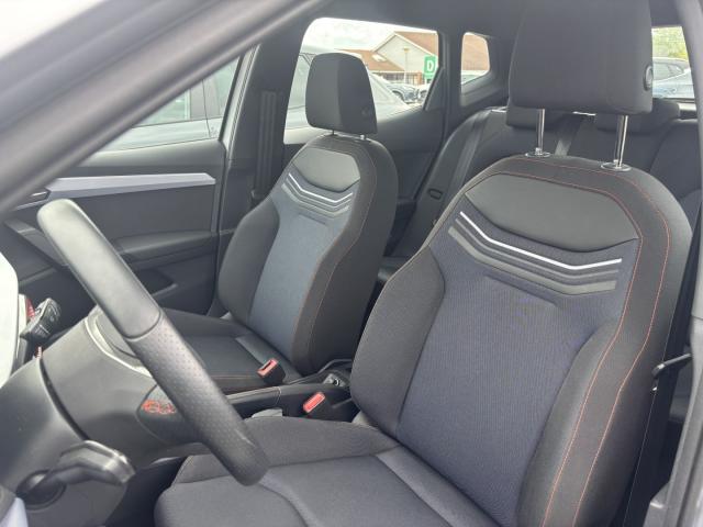 Seat ARONA FR 1.0 TSI NAVI EINPARKH. DAB+ FREISPR. Bildbeschreibung: Seat ARONA FR 1.0 TSI NAVI EINPARKH. DAB+ FREISPR.