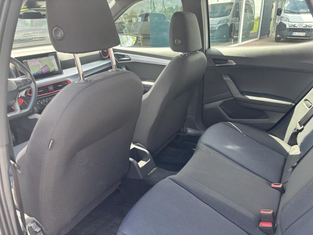 Seat ARONA FR 1.0 TSI NAVI EINPARKH. DAB+ FREISPR. Bildbeschreibung: Seat ARONA FR 1.0 TSI NAVI EINPARKH. DAB+ FREISPR.