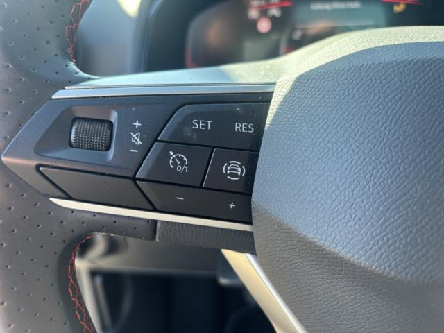 Seat ARONA FR 1.0 TSI EINPARKH. FULL-LINK DAB+ KLIMA Bildbeschreibung: Seat ARONA FR 1.0 TSI EINPARKH. FULL-LINK DAB+ KLIMA