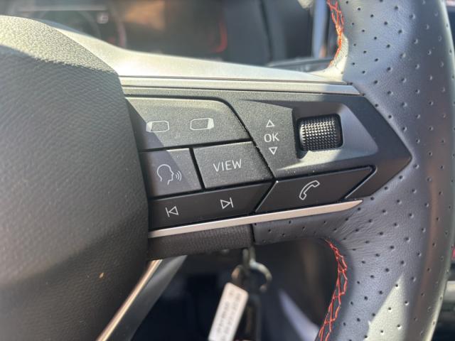 Seat ARONA FR 1.0 TSI EINPARKH. FULL-LINK DAB+ KLIMA Bildbeschreibung: Seat ARONA FR 1.0 TSI EINPARKH. FULL-LINK DAB+ KLIMA