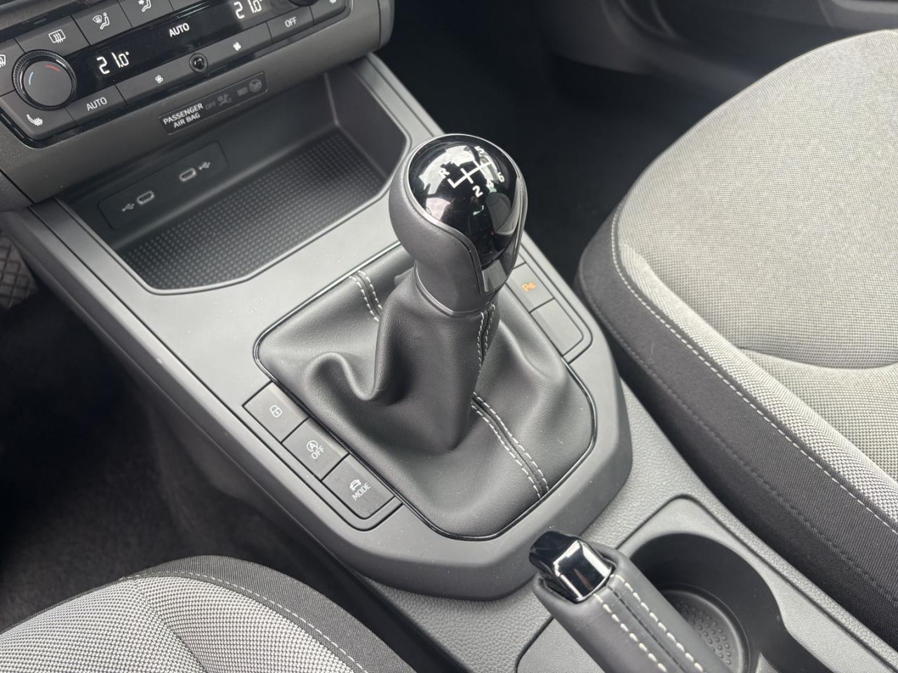 Seat ARONA FR 1.0 TSI, CO2-Klasse: D, NAVI SITZHEIZ. AHZV-VORBER. Bildbeschreibung: Seat ARONA FR 1.0 TSI, CO2-Klasse: D, NAVI SITZHEIZ. AHZV-VORBER.