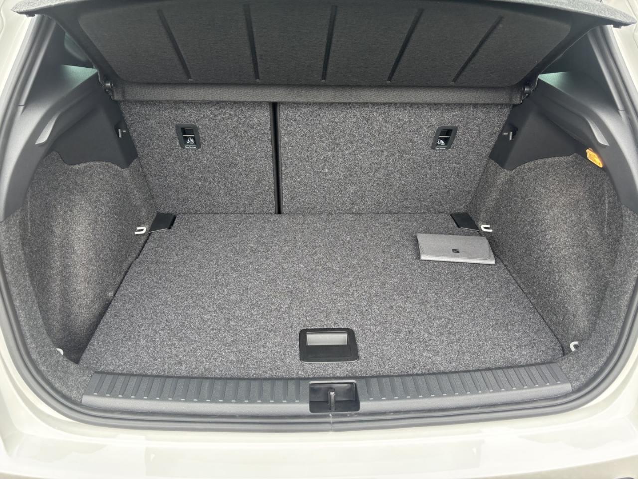 Seat ARONA FR 1.0 TSI, CO2-Klasse: D, NAVI SITZHEIZ. AHZV-VORBER. Bildbeschreibung: Seat ARONA FR 1.0 TSI, CO2-Klasse: D, NAVI SITZHEIZ. AHZV-VORBER.