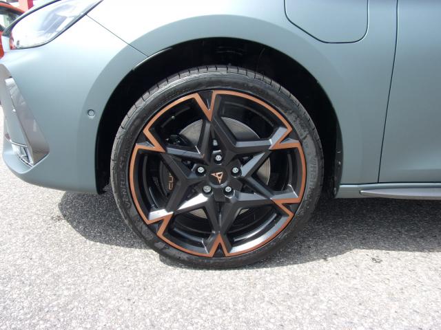 Cupra LEON SPORTSTOURER VZ 1.5 E HYBRID DSG NAVI SHZ Bildbeschreibung: Cupra LEON SPORTSTOURER VZ 1.5 E HYBRID DSG NAVI SHZ