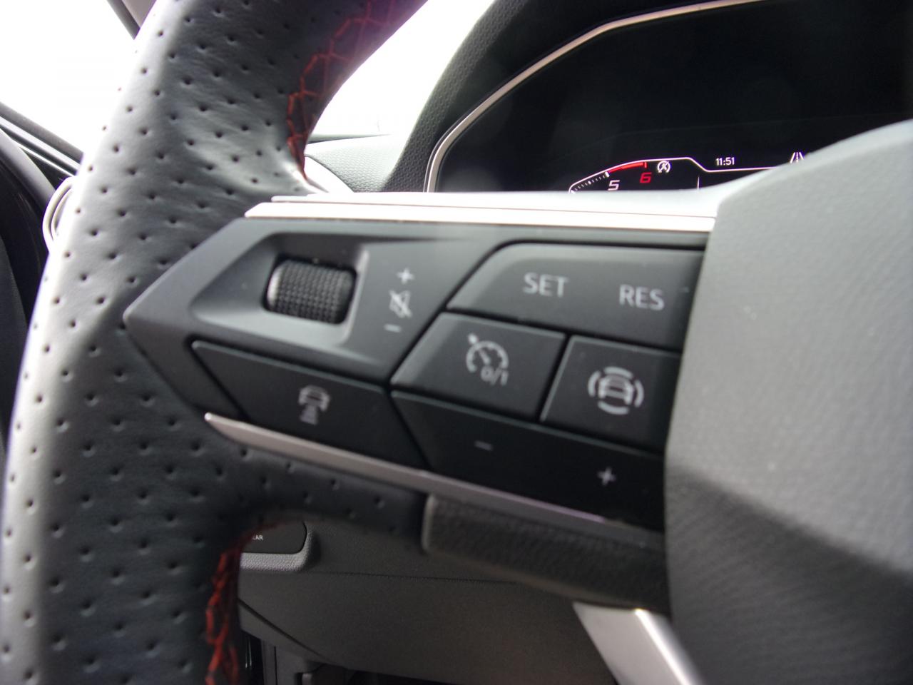 Seat LEON SPORTSTOURER FR 2.0 TDI DSG AHK NAVI KAMERA Bildbeschreibung: Seat LEON SPORTSTOURER FR 2.0 TDI DSG AHK NAVI KAMERA