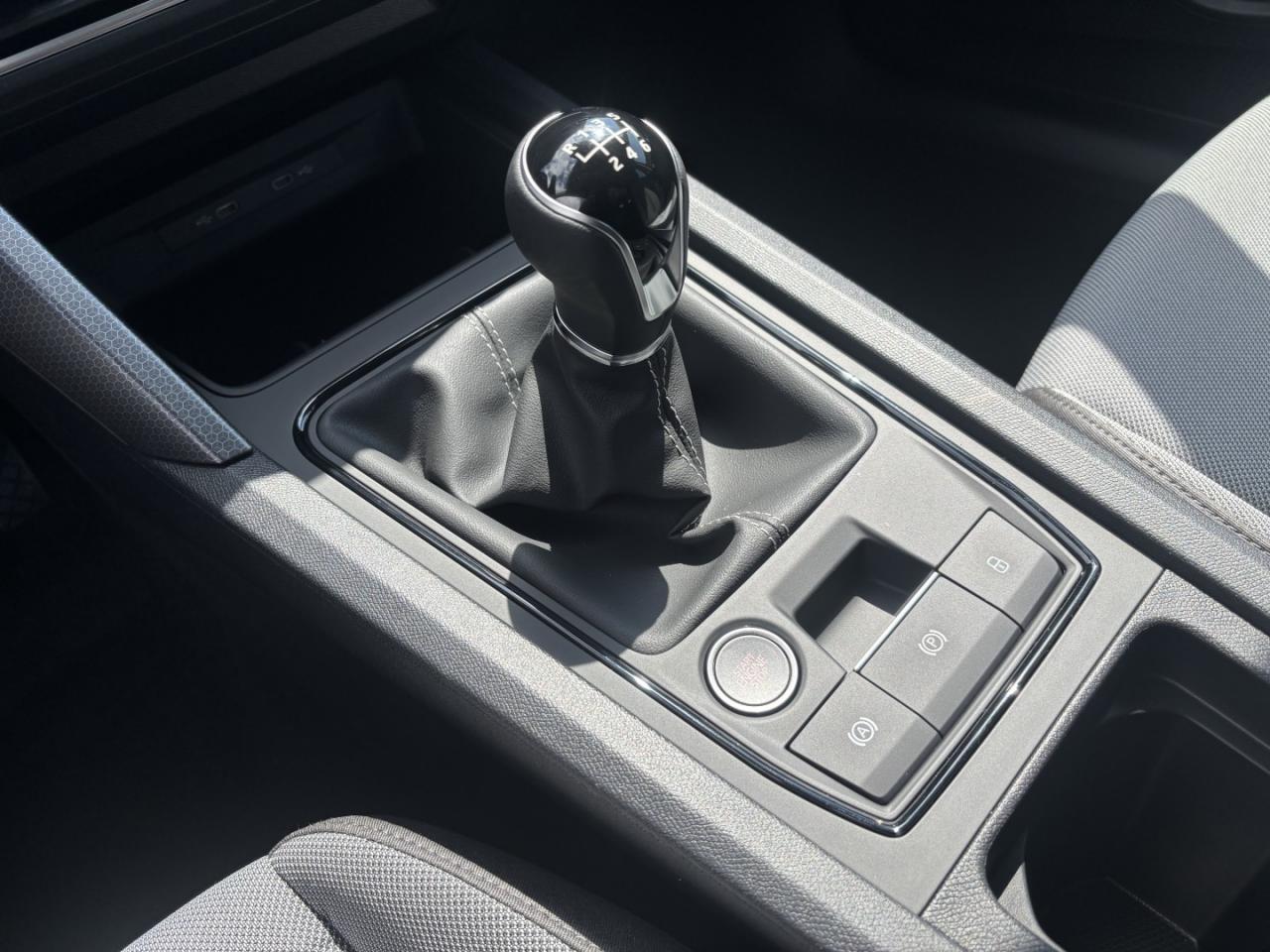 Seat LEON SPORTSTOURER ROAD EDITION 1.5 TSI, CO2-Klasse: D, NAVI SHZ Bildbeschreibung: Seat LEON SPORTSTOURER ROAD EDITION 1.5 TSI, CO2-Klasse: D, NAVI SHZ