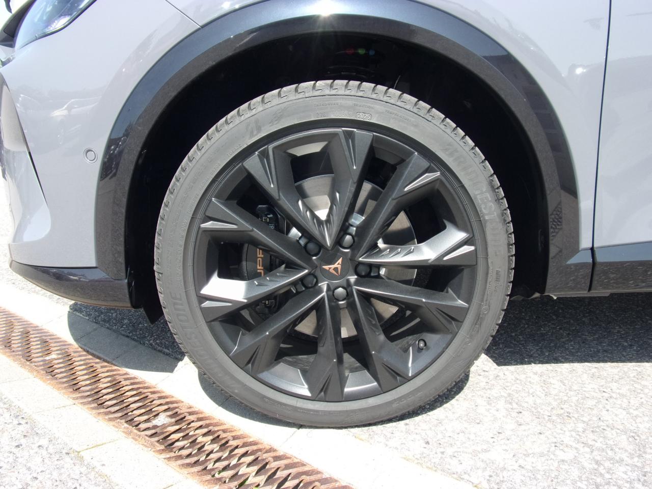 Cupra FORMENTOR VZ BLACK EDITION 2.0 TSI DSG, CO2-Klasse: G, NAVI AHK Bildbeschreibung: Cupra FORMENTOR VZ BLACK EDITION 2.0 TSI DSG, CO2-Klasse: G, NAVI AHK