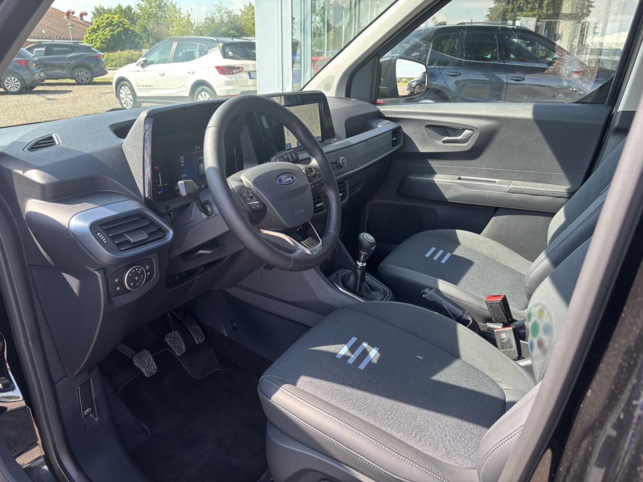 Ford TOURNEO 1.0 , CO2-Klasse: B, NAVI Bildbeschreibung: Ford TOURNEO 1.0 , CO2-Klasse: B, NAVI