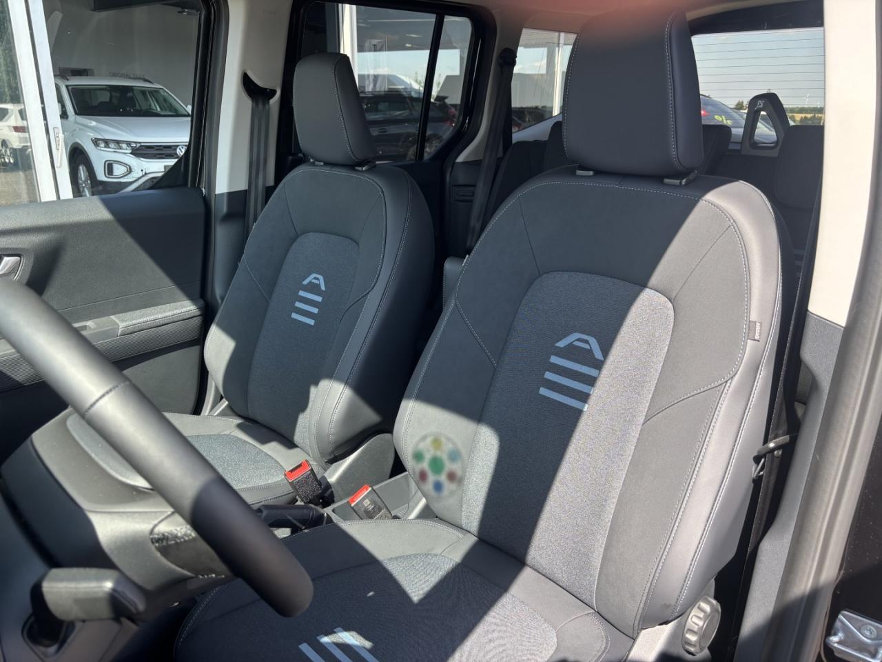 Ford TOURNEO 1.0 , CO2-Klasse: B, NAVI Bildbeschreibung: Ford TOURNEO 1.0 , CO2-Klasse: B, NAVI