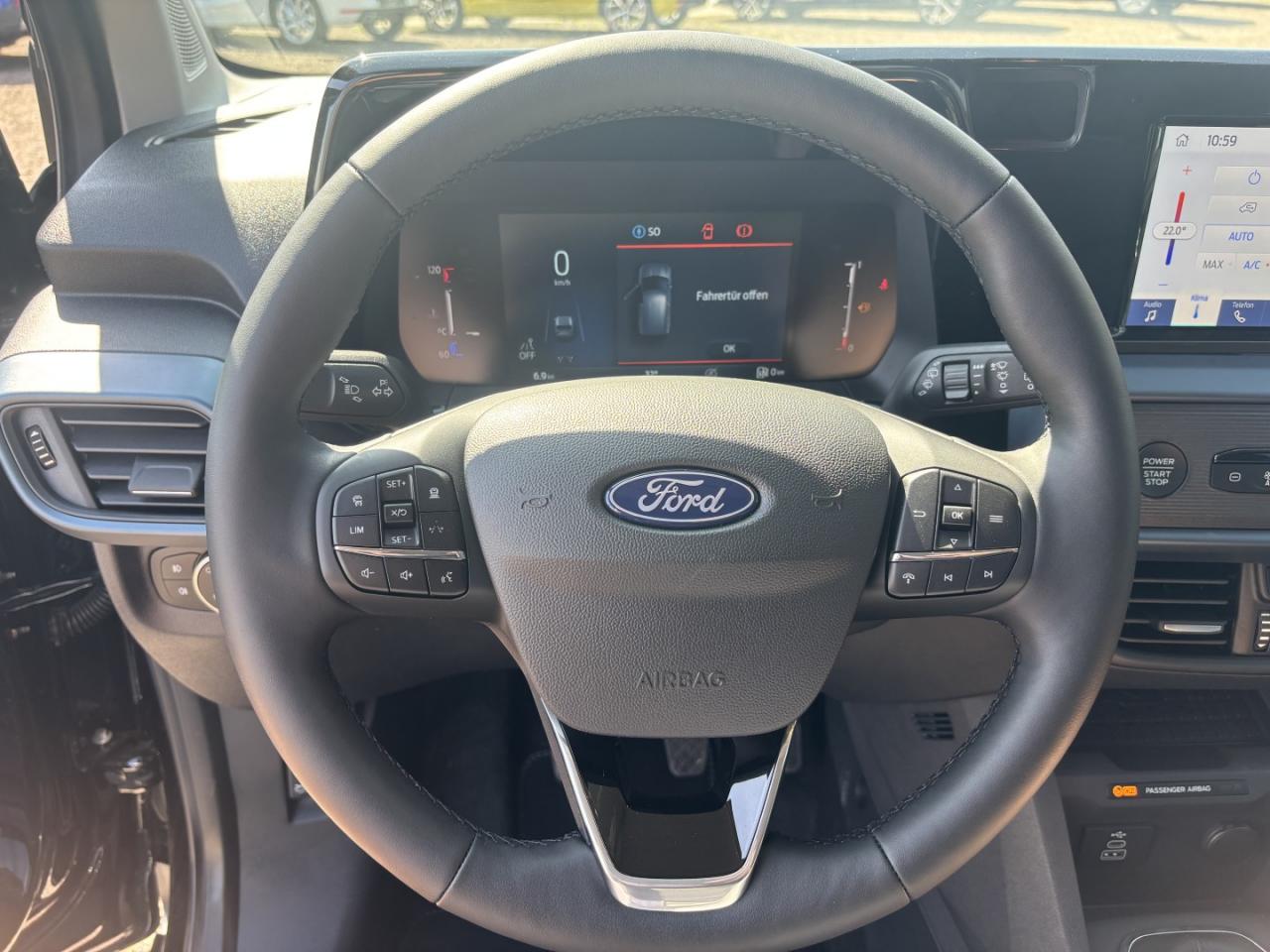 Ford TOURNEO 1.0 , CO2-Klasse: B, NAVI Bildbeschreibung: Ford TOURNEO 1.0 , CO2-Klasse: B, NAVI