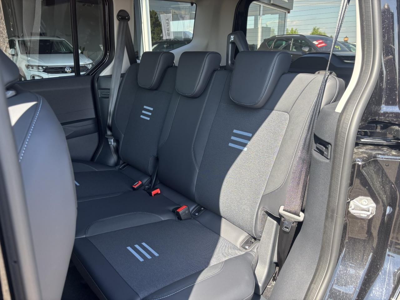 Ford TOURNEO 1.0 , CO2-Klasse: B, NAVI Bildbeschreibung: Ford TOURNEO 1.0 , CO2-Klasse: B, NAVI