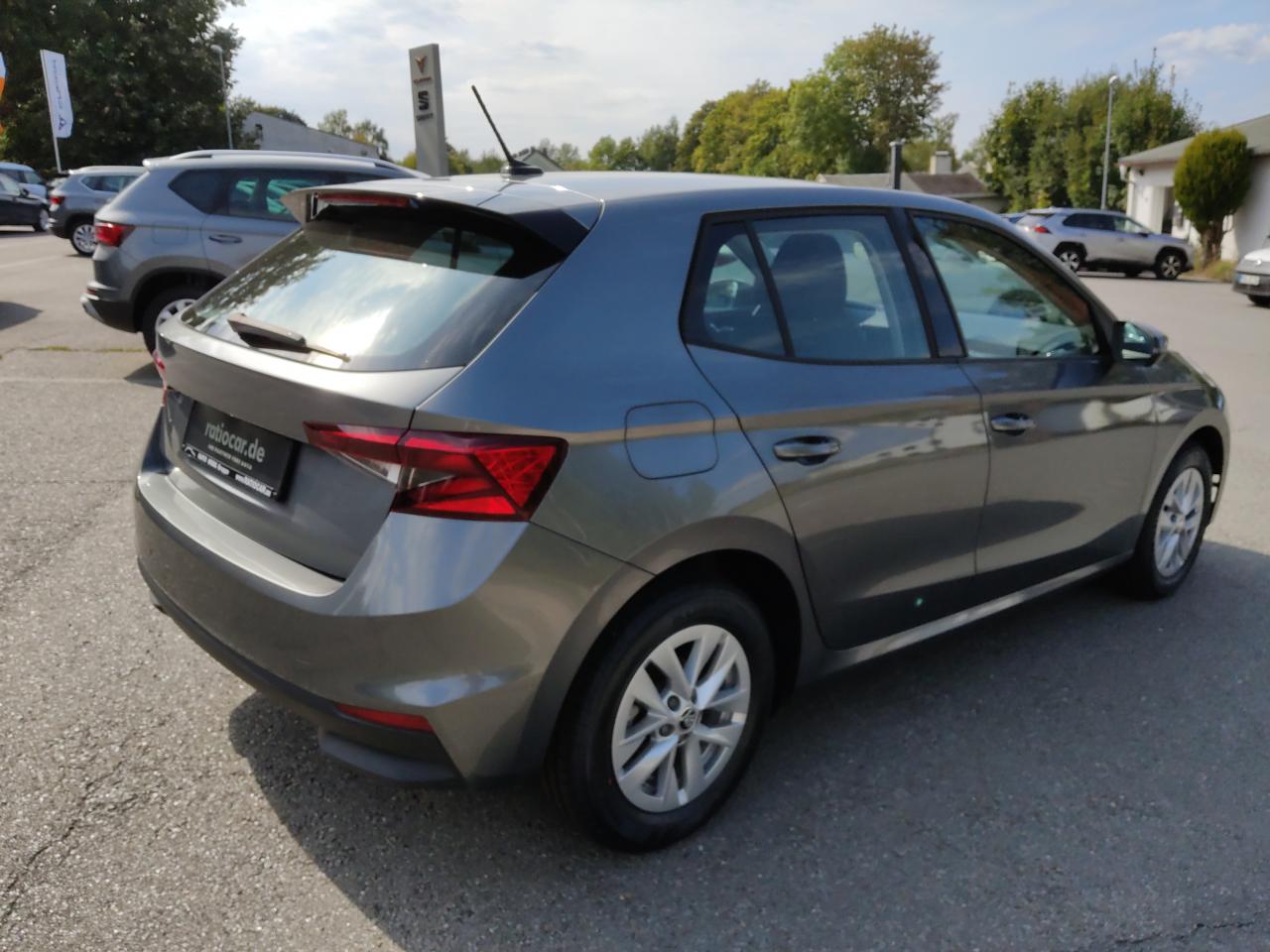 Skoda FABIA AMBITION 1.0 TSI EINPARKH. DAB+ FREISPR. Bildbeschreibung: Skoda FABIA AMBITION 1.0 TSI EINPARKH. DAB+ FREISPR.