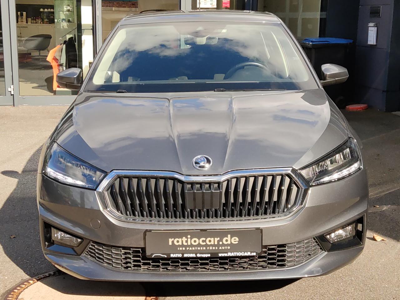 Skoda FABIA AMBITION 1.0 TSI EINPARKH. DAB+ FREISPR. Bildbeschreibung: Skoda FABIA AMBITION 1.0 TSI EINPARKH. DAB+ FREISPR.