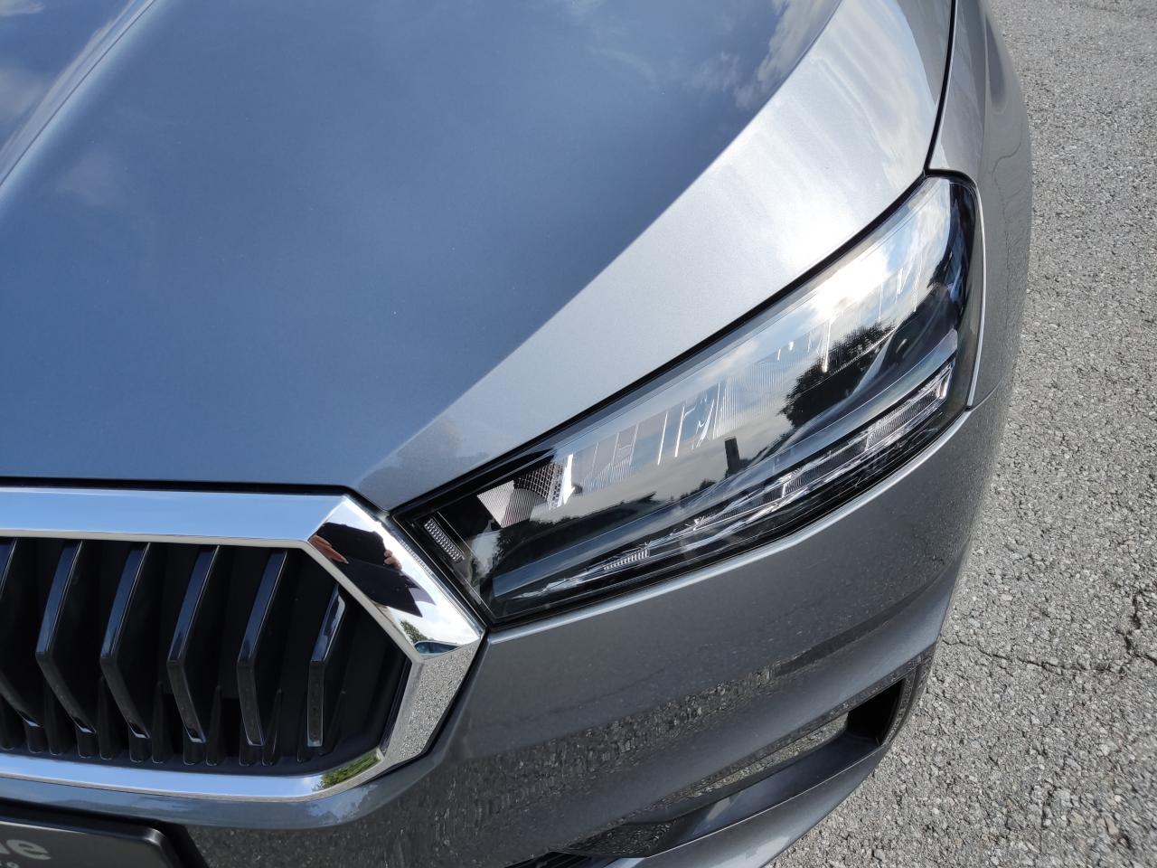 Skoda FABIA AMBITION 1.0 TSI EINPARKH. DAB+ FREISPR. Bildbeschreibung: Skoda FABIA AMBITION 1.0 TSI EINPARKH. DAB+ FREISPR.
