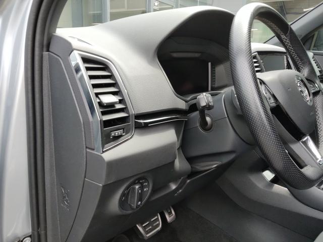 Skoda KAROQ SPORTLINE 1.5 TSI DSG 4X4 NAVI EINPARKH. Bildbeschreibung: Skoda KAROQ SPORTLINE 1.5 TSI DSG 4X4 NAVI EINPARKH.