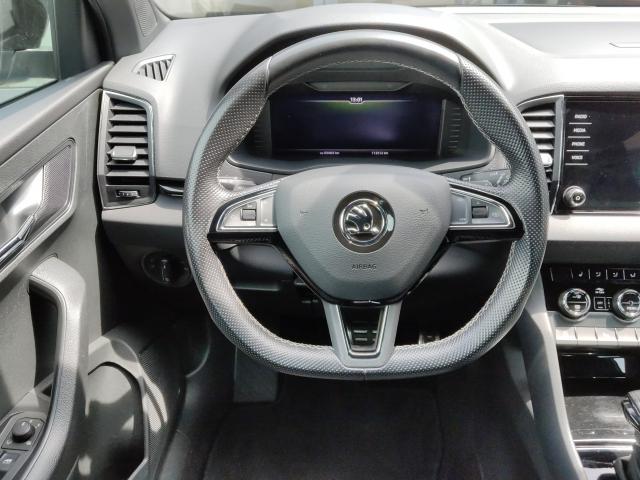 Skoda KAROQ SPORTLINE 1.5 TSI DSG 4X4 NAVI EINPARKH. Bildbeschreibung: Skoda KAROQ SPORTLINE 1.5 TSI DSG 4X4 NAVI EINPARKH.
