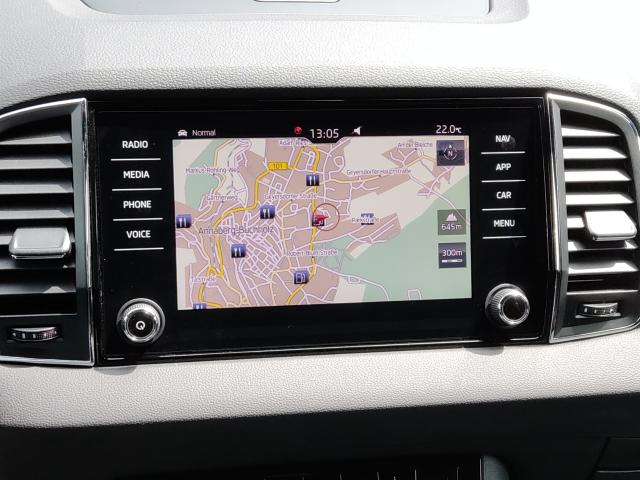Skoda KAROQ SPORTLINE 1.5 TSI DSG 4X4 NAVI EINPARKH. Bildbeschreibung: Skoda KAROQ SPORTLINE 1.5 TSI DSG 4X4 NAVI EINPARKH.