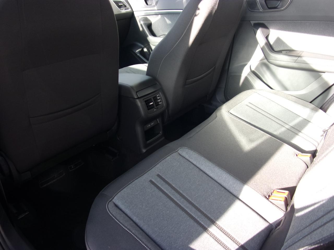 Seat ATECA STYLE 2.0 TDI DSG 4DRIVE DAB+ USB NAVI Bildbeschreibung: Seat ATECA STYLE 2.0 TDI DSG 4DRIVE DAB+ USB NAVI