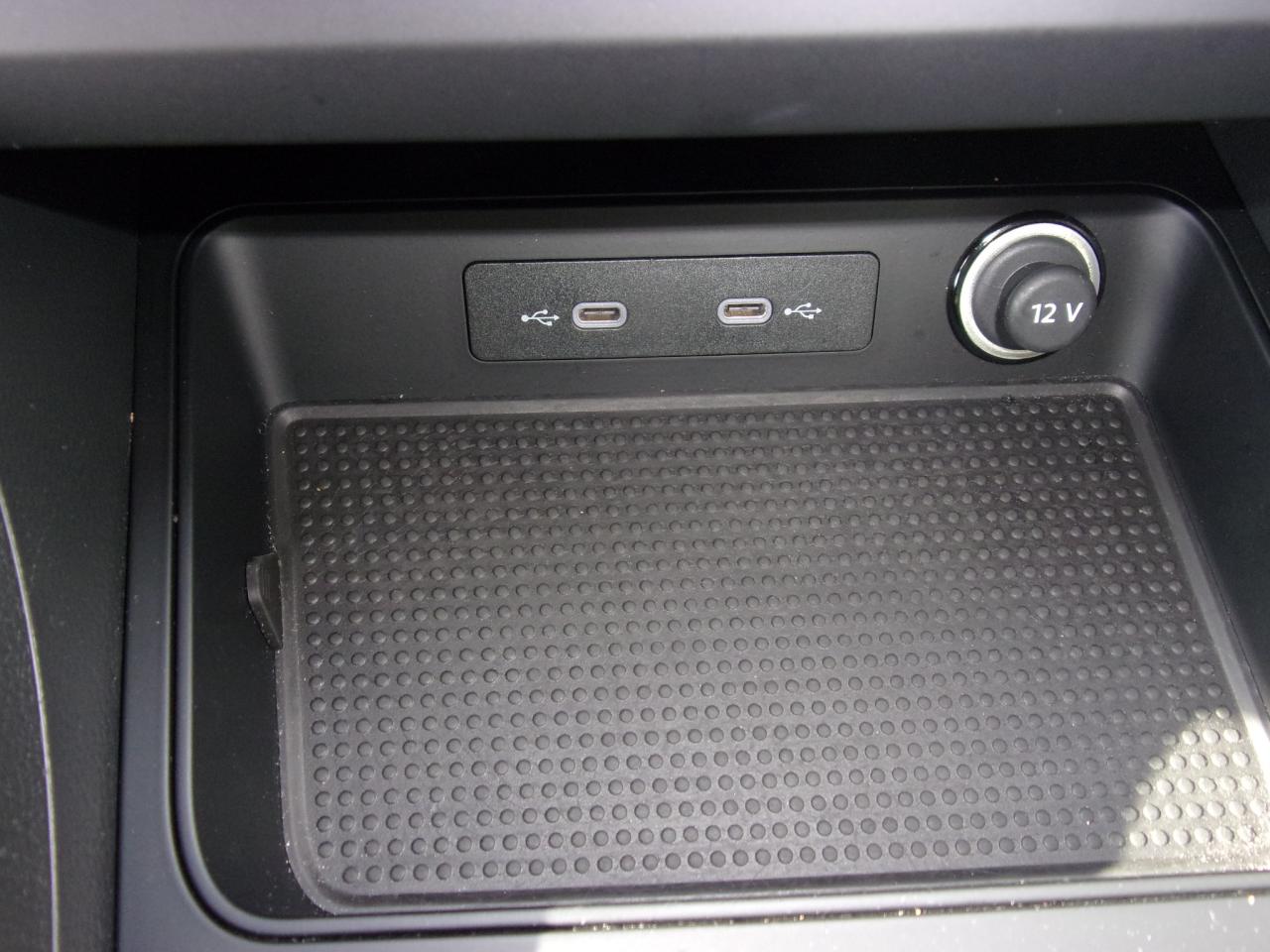 Seat ATECA STYLE 2.0 TDI DSG 4DRIVE DAB+ USB NAVI Bildbeschreibung: Seat ATECA STYLE 2.0 TDI DSG 4DRIVE DAB+ USB NAVI