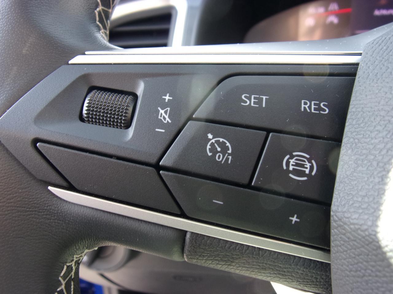 Seat ATECA STYLE 2.0 TDI DSG 4DRIVE DAB+ USB NAVI Bildbeschreibung: Seat ATECA STYLE 2.0 TDI DSG 4DRIVE DAB+ USB NAVI