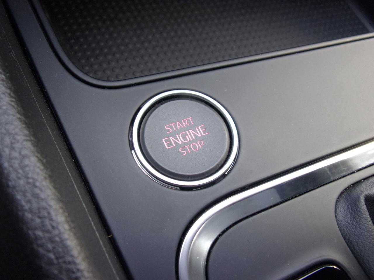 Seat ATECA STYLE 2.0 TDI DSG 4DRIVE DAB+ USB NAVI Bildbeschreibung: Seat ATECA STYLE 2.0 TDI DSG 4DRIVE DAB+ USB NAVI
