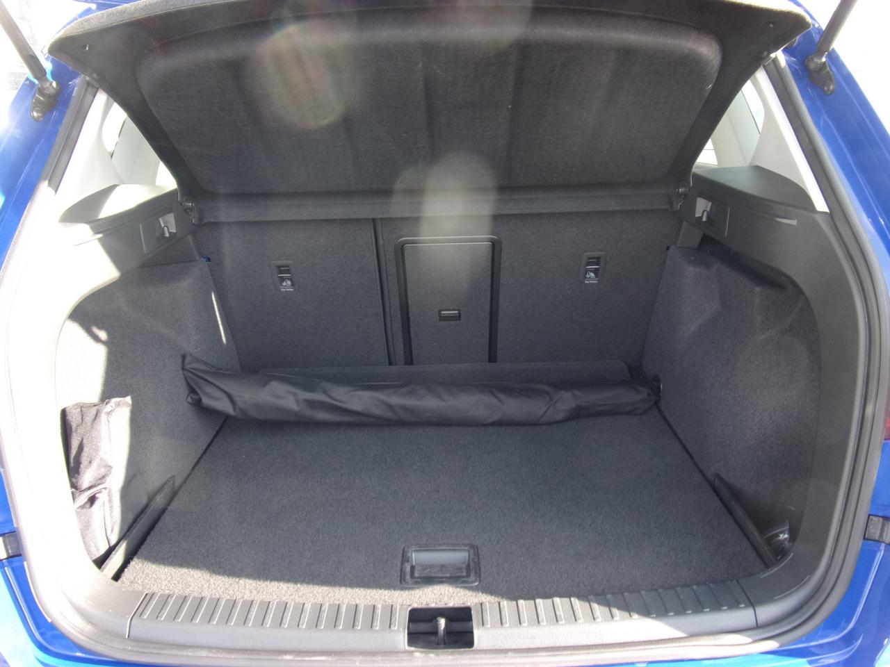 Seat ATECA STYLE 2.0 TDI DSG 4DRIVE DAB+ USB NAVI Bildbeschreibung: Seat ATECA STYLE 2.0 TDI DSG 4DRIVE DAB+ USB NAVI