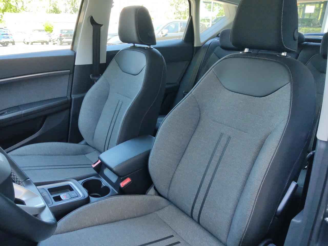 Seat ATECA STYLE 1.5 TSI NAVI SITZH. BEHEIZB. LENKRAD Bildbeschreibung: Seat ATECA STYLE 1.5 TSI NAVI SITZH. BEHEIZB. LENKRAD