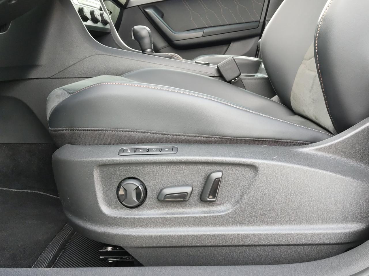Cupra ATECA EDITION VZ 2.0 TSI DSG 4DRIVE +GAR.* AHK Bildbeschreibung: Cupra ATECA EDITION VZ 2.0 TSI DSG 4DRIVE +GAR.* AHK