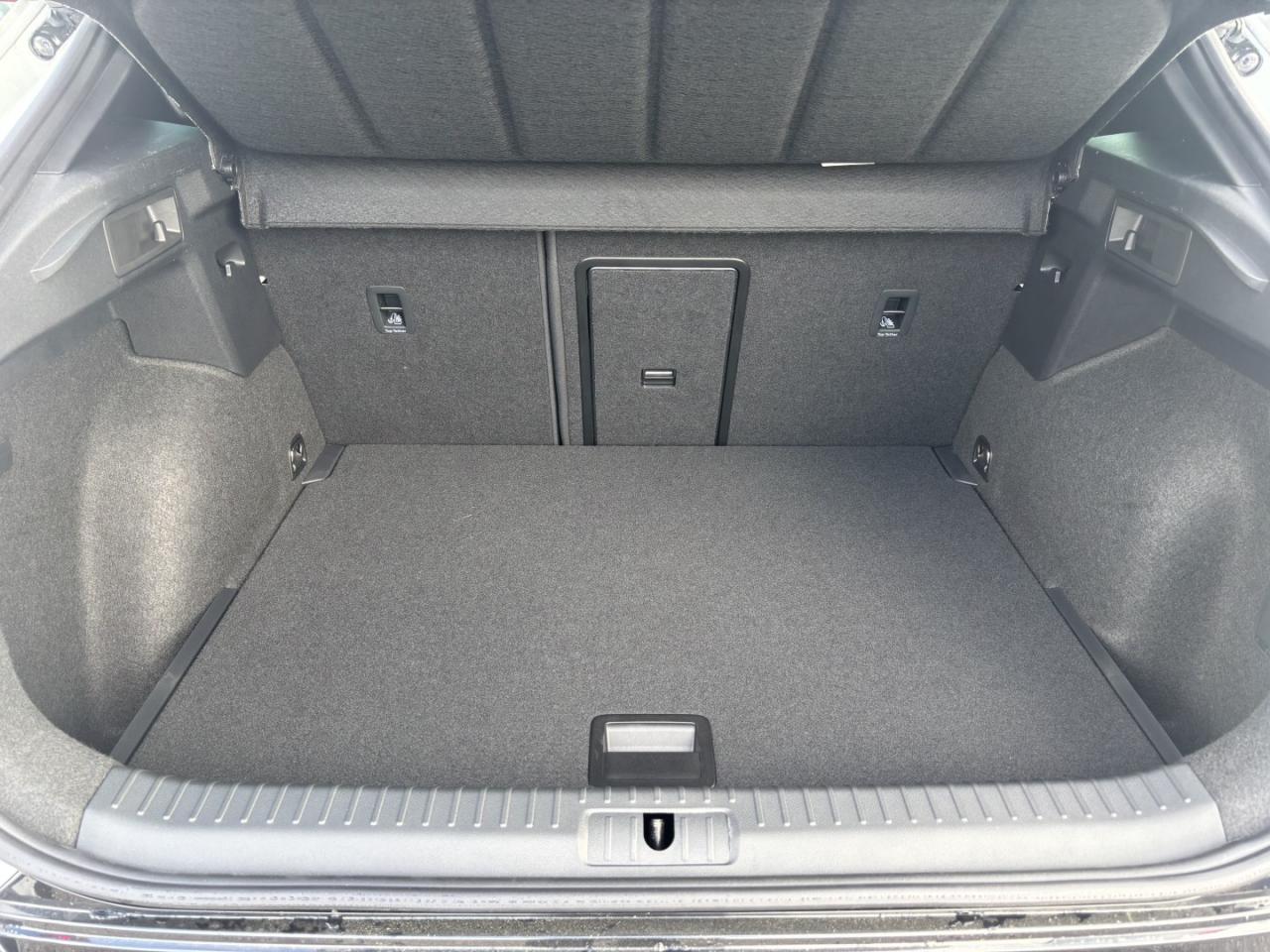 Cupra FORMENTOR 1.5 TSI, CO2-Klasse: E, NAVI AHZV-VORBER. PANORAMADACH Bildbeschreibung: Cupra FORMENTOR 1.5 TSI, CO2-Klasse: E, NAVI AHZV-VORBER. PANORAMADACH