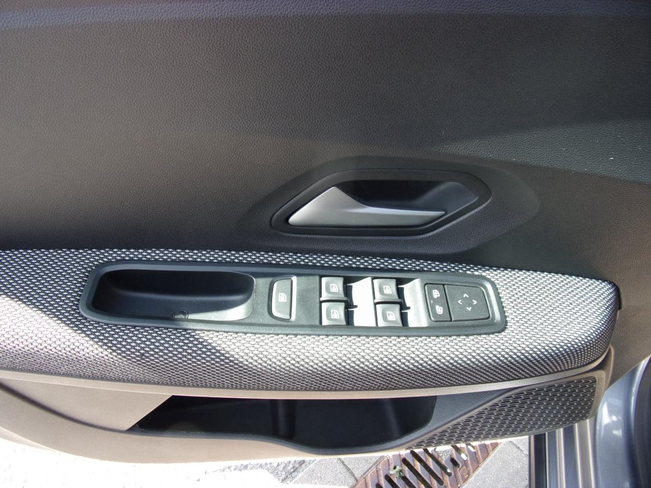 Dacia SANDERO STEPWAY 1.0 TCI EXPRESSION VOLL-LED DAB+ Bildbeschreibung: Dacia SANDERO STEPWAY 1.0 TCI EXPRESSION VOLL-LED DAB+