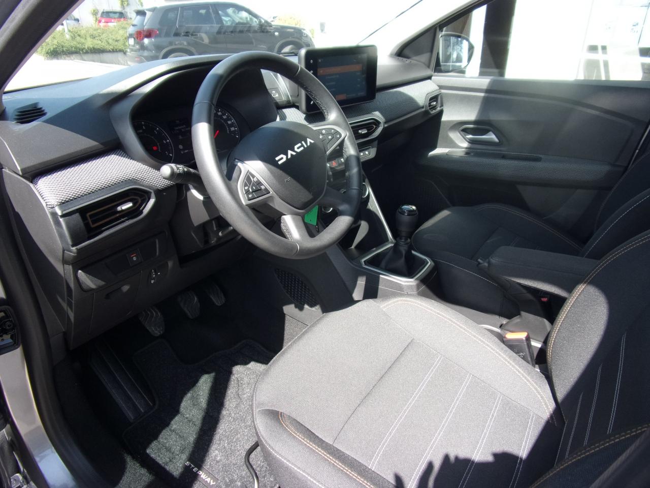 Dacia SANDERO STEPWAY 1.0 TCI EXPRESSION VOLL-LED DAB+ Bildbeschreibung: Dacia SANDERO STEPWAY 1.0 TCI EXPRESSION VOLL-LED DAB+
