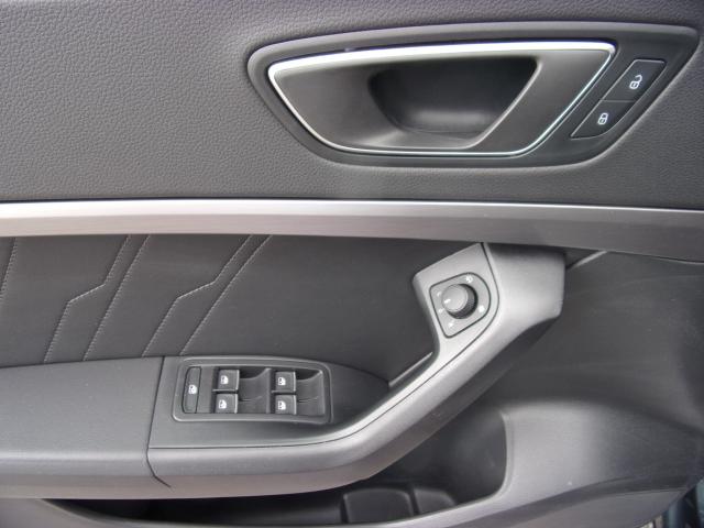 Seat ATECA FR 2.0 TSI DSG 4DRIVE AHZV NAVI SHZ DAB+ Bildbeschreibung: Seat ATECA FR 2.0 TSI DSG 4DRIVE AHZV NAVI SHZ DAB+