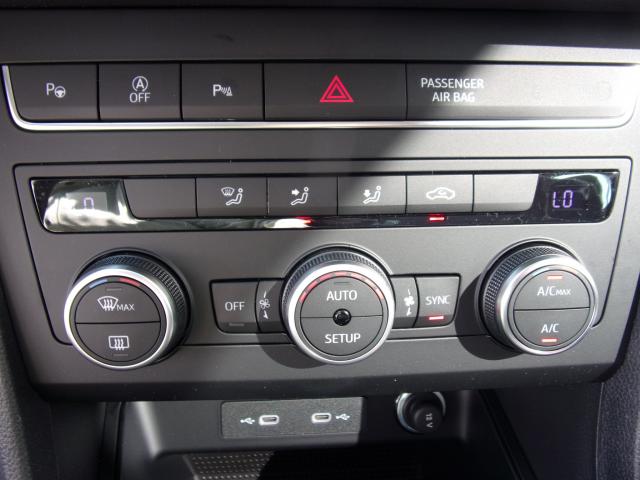 Seat ATECA ROAD EDITION 1.5 TSI DSG, CO2-Klasse: E, AHK NAVI TEMPOMAT Bildbeschreibung: Seat ATECA ROAD EDITION 1.5 TSI DSG, CO2-Klasse: E, AHK NAVI TEMPOMAT