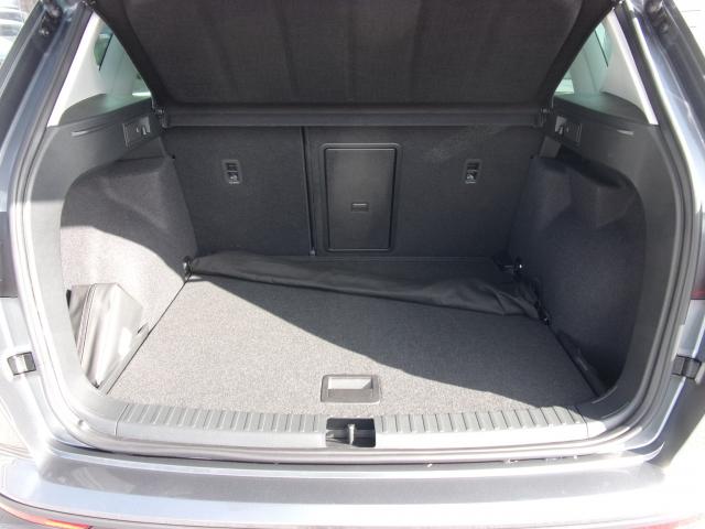 Seat ATECA ROAD EDITION 1.5 TSI DSG, CO2-Klasse: E, AHK NAVI TEMPOMAT Bildbeschreibung: Seat ATECA ROAD EDITION 1.5 TSI DSG, CO2-Klasse: E, AHK NAVI TEMPOMAT