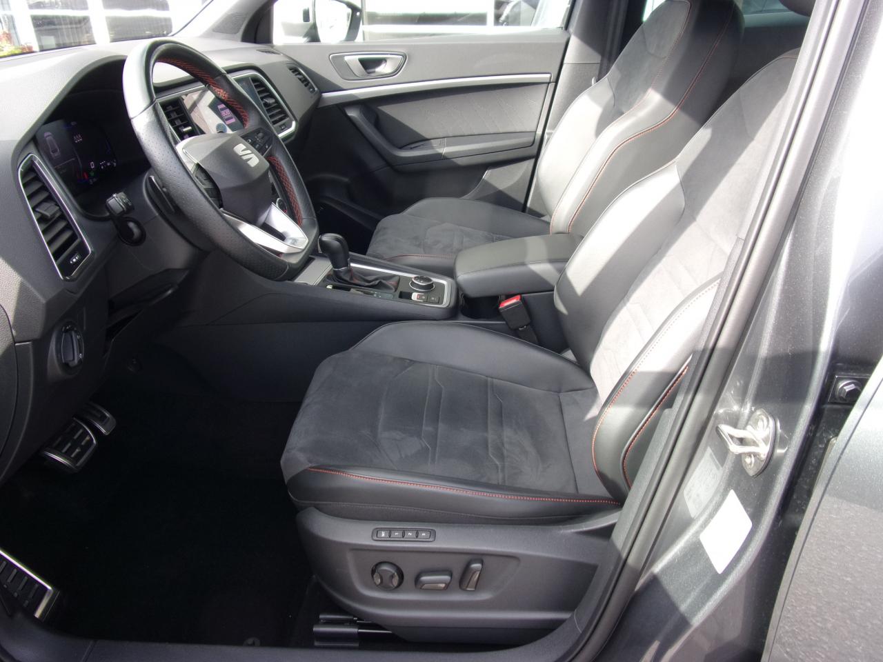 Seat ATECA FR 2.0 TDI DSG NAVI AHZV-VORBR. SITZHEIZ. Bildbeschreibung: Seat ATECA FR 2.0 TDI DSG NAVI AHZV-VORBR. SITZHEIZ.