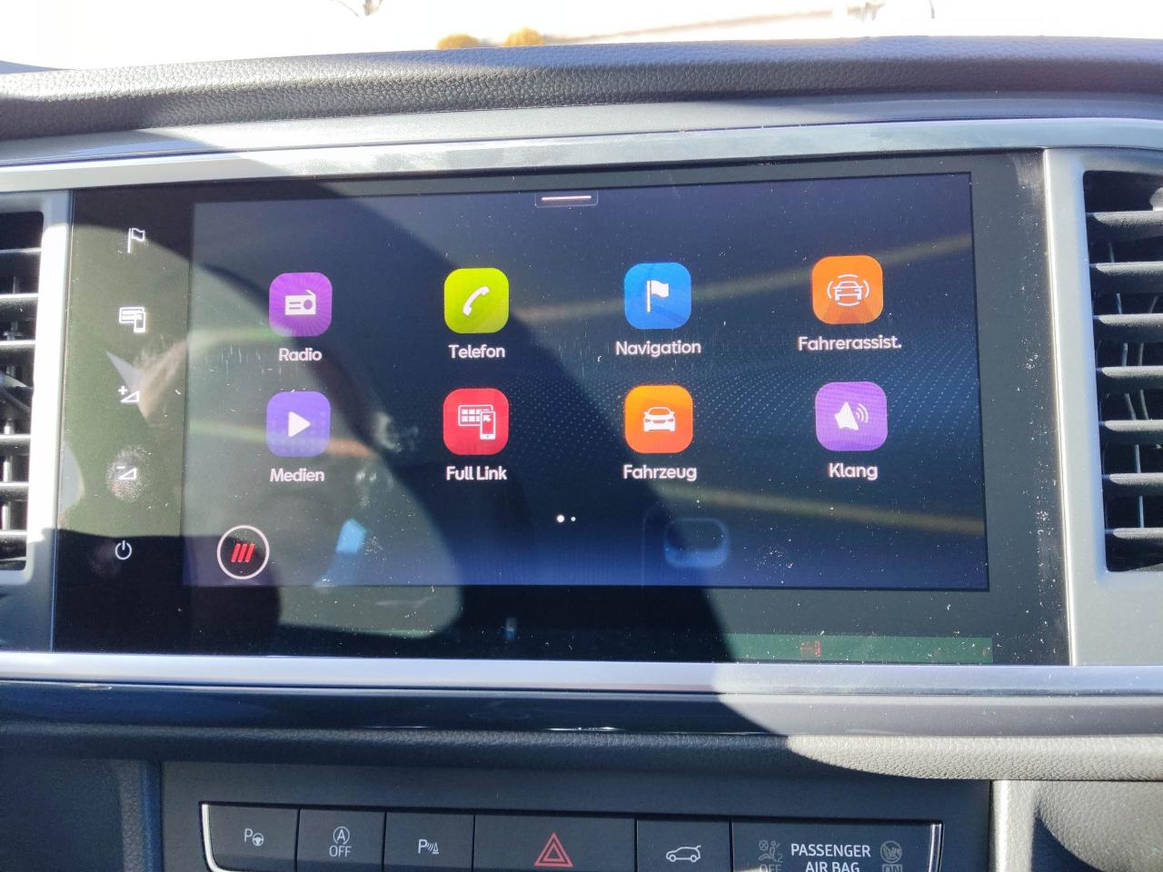 Seat ATECA ROAD EDITION 1.5 TSI, CO2-Klasse: E, NAVI AHZV Bildbeschreibung: Seat ATECA ROAD EDITION 1.5 TSI, CO2-Klasse: E, NAVI AHZV