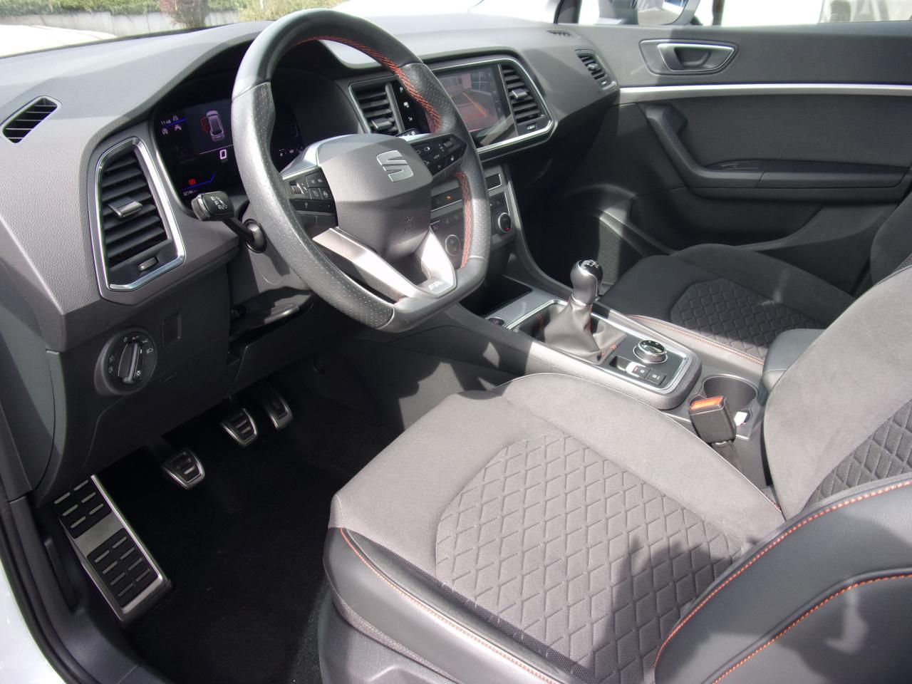 Seat ATECA FR 1.5 TSI BEHEIZB.LENKRAD VOLL-LED DAB+ Bildbeschreibung: Seat ATECA FR 1.5 TSI BEHEIZB.LENKRAD VOLL-LED DAB+