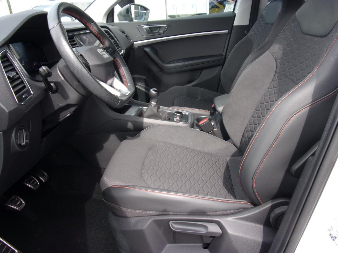 Seat ATECA FR 1.5 TSI BEHEIZB.LENKRAD VOLL-LED DAB+ Bildbeschreibung: Seat ATECA FR 1.5 TSI BEHEIZB.LENKRAD VOLL-LED DAB+
