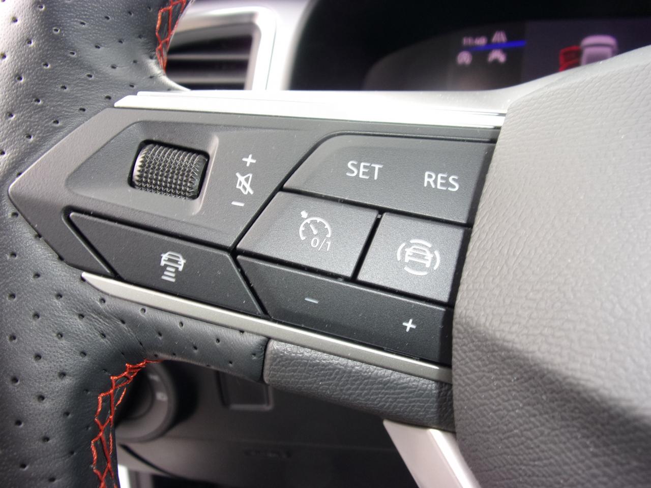 Seat ATECA FR 1.5 TSI BEHEIZB.LENKRAD VOLL-LED DAB+ Bildbeschreibung: Seat ATECA FR 1.5 TSI BEHEIZB.LENKRAD VOLL-LED DAB+