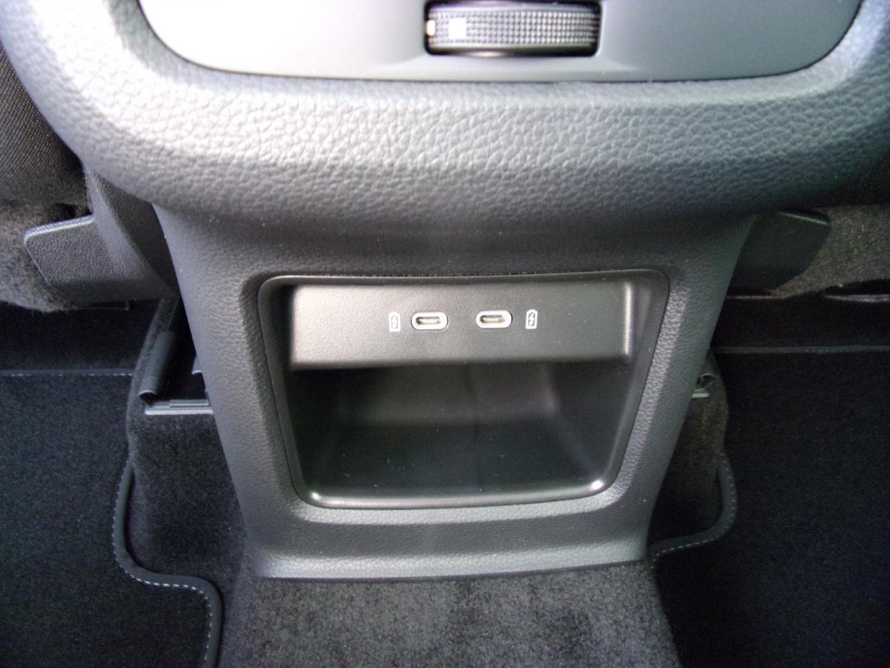Seat ATECA ROAD EDITION 1.5 TSI DSG, CO2-Klasse: E, NAVI PARKLENKASS. Bildbeschreibung: Seat ATECA ROAD EDITION 1.5 TSI DSG, CO2-Klasse: E, NAVI PARKLENKASS.