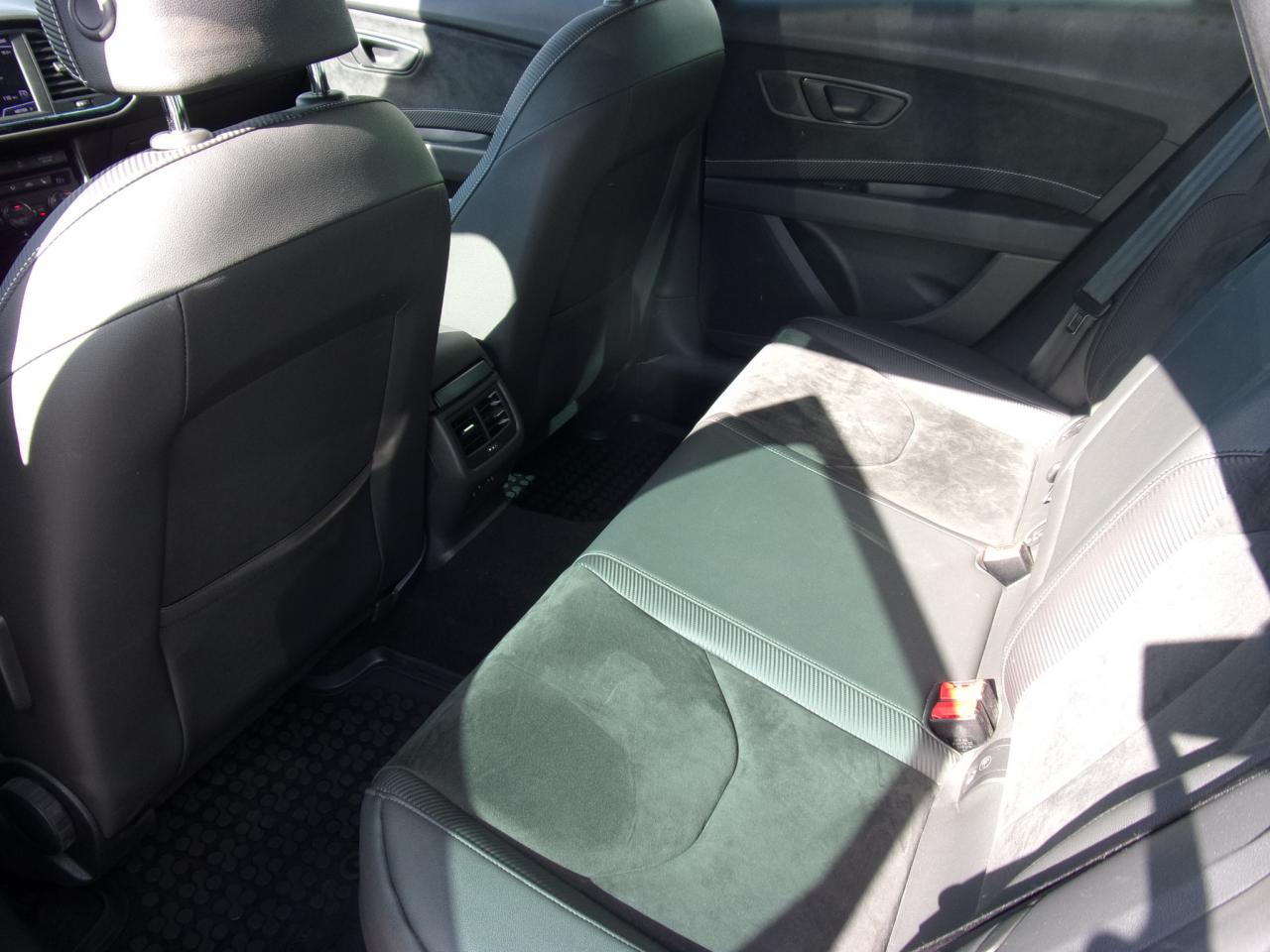 Seat LEON SPORTSTOURER CUPRA 2.0 TSI DSG 4DRIVE NAVI Bildbeschreibung: Seat LEON SPORTSTOURER CUPRA 2.0 TSI DSG 4DRIVE NAVI