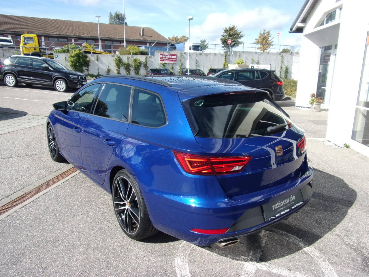 Seat LEON SPORTSTOURER CUPRA 2.0 TSI DSG 4DRIVE NAVI Bildbeschreibung: Seat LEON SPORTSTOURER CUPRA 2.0 TSI DSG 4DRIVE NAVI