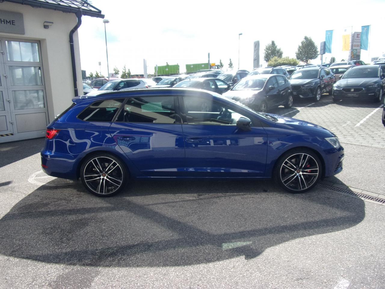 Seat LEON SPORTSTOURER CUPRA 2.0 TSI DSG 4DRIVE NAVI Bildbeschreibung: Seat LEON SPORTSTOURER CUPRA 2.0 TSI DSG 4DRIVE NAVI