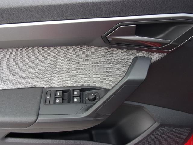 Seat ARONA FR 1.0 TSI, CO2-Klasse: D, NAVI SITZHEIZ. EINPARKH. DAB+ Bildbeschreibung: Seat ARONA FR 1.0 TSI, CO2-Klasse: D, NAVI SITZHEIZ. EINPARKH. DAB+
