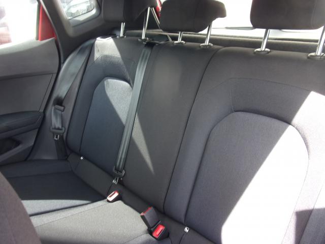 Seat ARONA FR 1.0 TSI PARKLENKASSISTENT NAVI DAB+ Bildbeschreibung: Seat ARONA FR 1.0 TSI PARKLENKASSISTENT NAVI DAB+