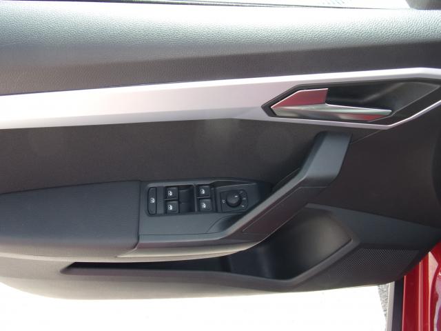 Seat ARONA FR 1.0 TSI PARKLENKASSISTENT NAVI DAB+ Bildbeschreibung: Seat ARONA FR 1.0 TSI PARKLENKASSISTENT NAVI DAB+